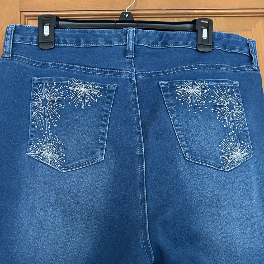 CAPRIS by Style & Co. Blue Denim Embellished Capris Size 16W - Picture 3 of 6